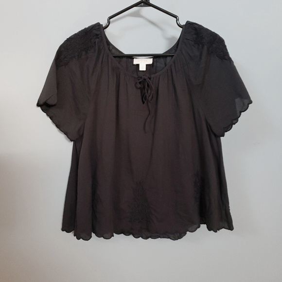 Black Flowy Blouse - Picture 6 of 7